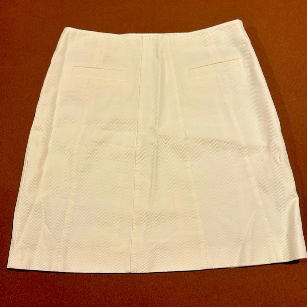 Brooks Brothers A-Line cream skirt. Sz 4
